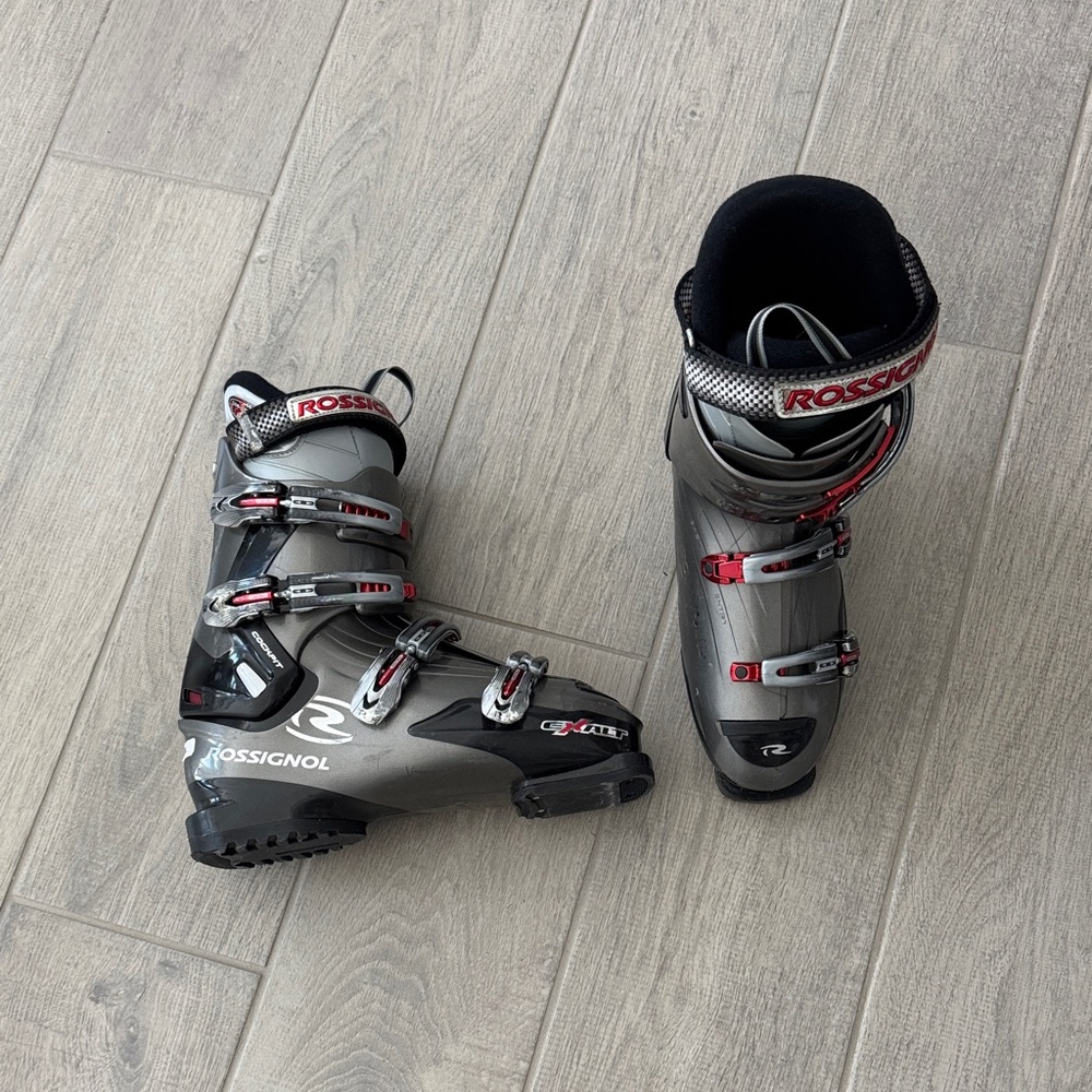 Rossignol Black and Red Ski Boots